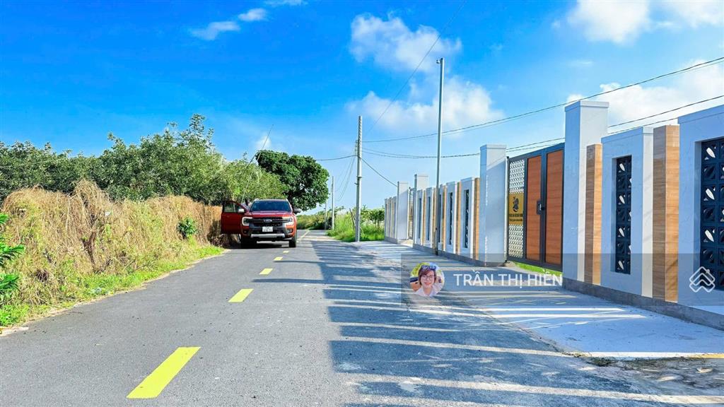Ngay cạnh hồ sở bông  view núi  10x29m  2,3 tỷ tl