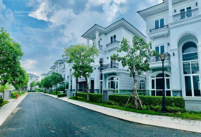 Biệt thự đơn lập 264m2 compound sol villas ven sông, chí 33 tỷ.  0902,802.803