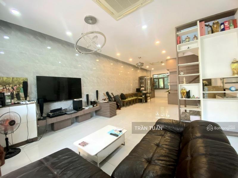 Cho thuê nhà đủ nội thất 6x20m, 3 tầng phố đông village, nhà đẹp ở ngay