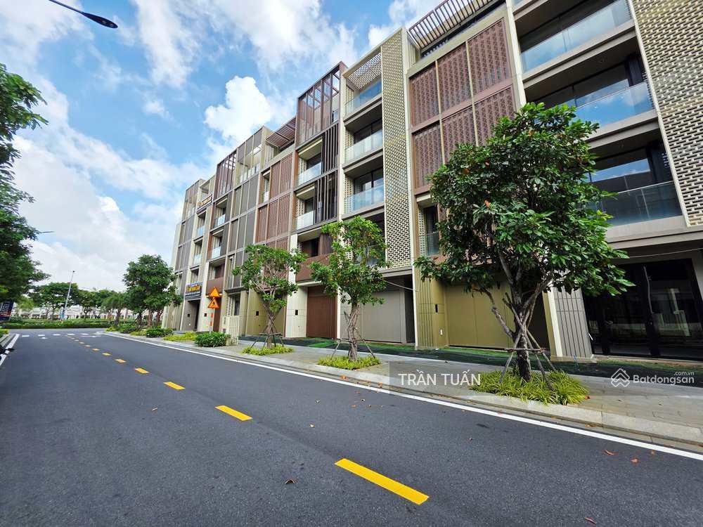 The global city 28 tỷ, soho 5x19m 5 tầng, sổ hồng. giá tốt