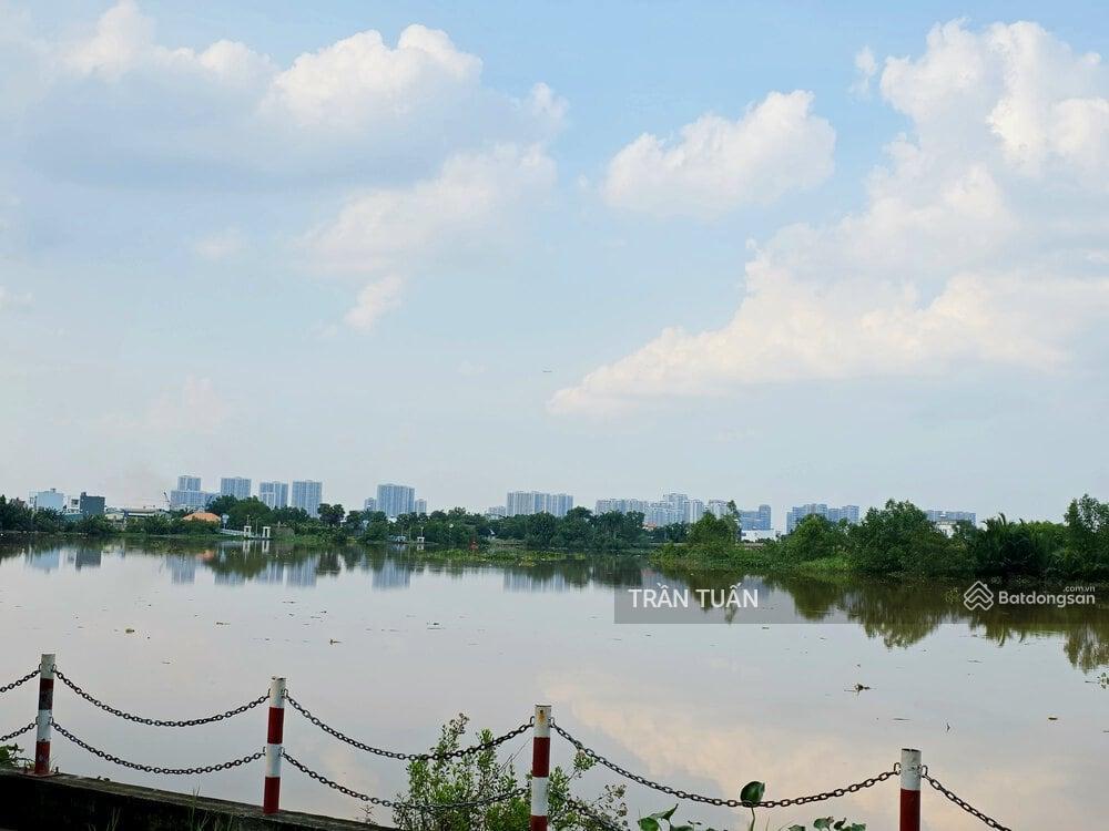 Nền biệt thự đại học mở q. 9 ngay sông, shr, cần tiền bán gấp chỉ 40tr/m2