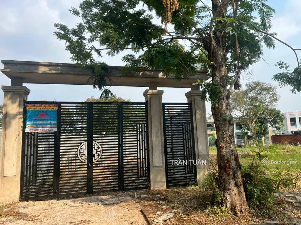 Nền biệt thự đại học mở q. 9 ngay sông, shr, cần tiền bán gấp chỉ 40tr/m2