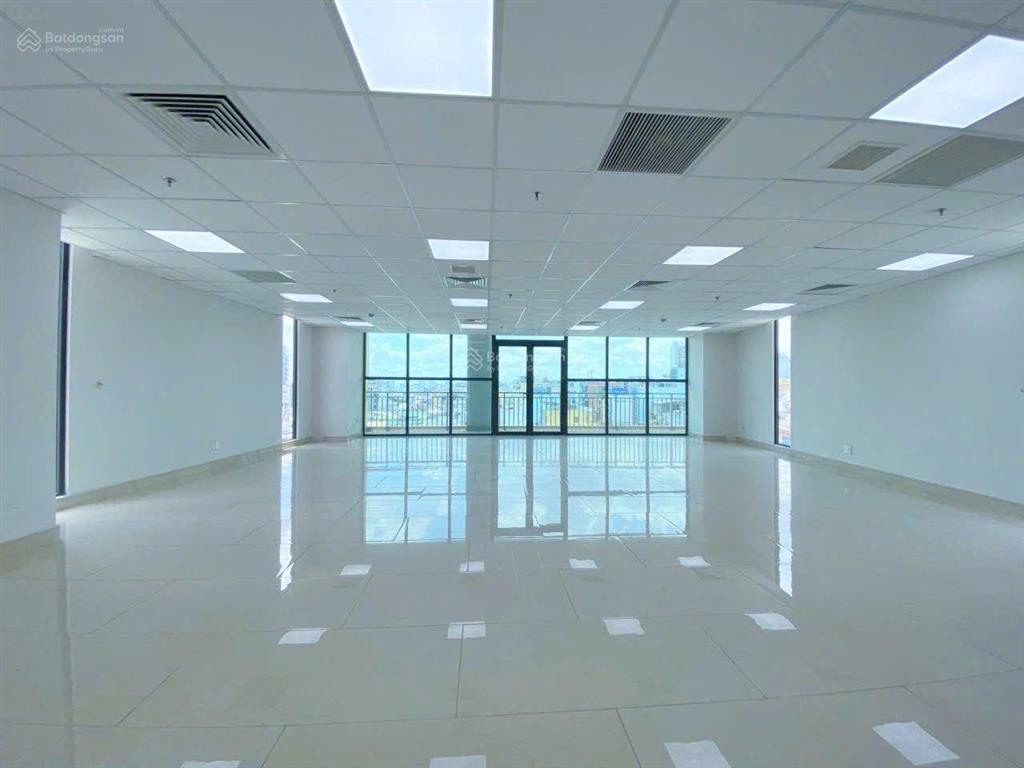 Cho thuê tòa nhà đường cửu long 10m x 20m hầm trệt 5 lầu trống