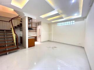Cho thuê nhà 209 đội cấn, ba đình 5 tầng full đồ ở luôn