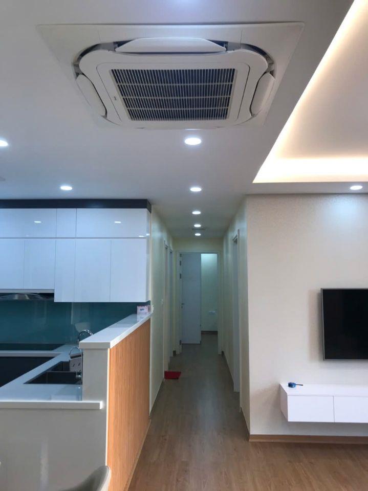 GĐ thiện chí bán căn 3 ngủ 95m2 view hồ, giá trao đổi tại tòa C3 Vinhomes D'capitale