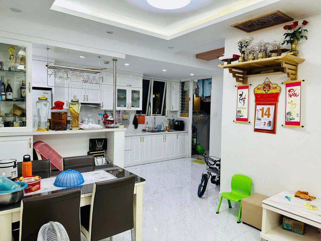  Siêu Hot !! Bán gấp CH SEASONS AVENUE - 3PN, dt 100m2 tầng trung/ có slot ô tô/ 9 tỷ