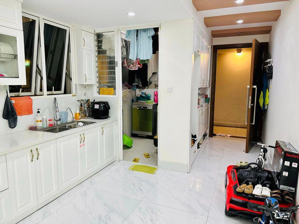 Siêu Hot !! Bán gấp CH SEASONS AVENUE - 3PN, dt 100m2 tầng trung/ có slot ô tô/ 9 tỷ