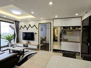 Hàng hiếm còn sót, căn 2PN 83m2 view trực diện hồ tại Vinhomes D'capitale C6/ 10.x tỷ