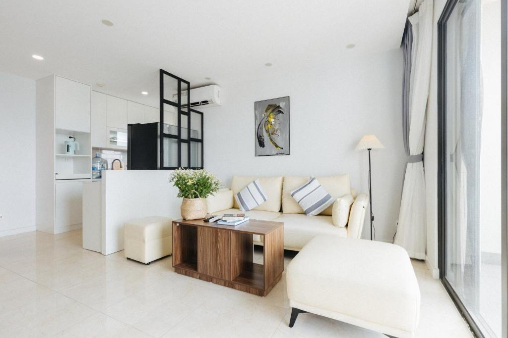 VINHOMES D'CAPITALE cần bán căn 2Pn view hồ 72m2 - chốt chỉ nhỉnh 8 tỷ