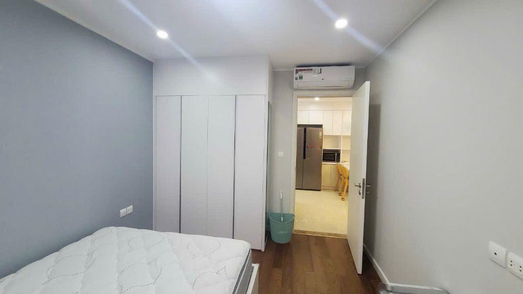 Bán Căn hộ 2Pn Vinhomes D'capitale 83m2/ C6 view hồ giá chỉ 10.x tỷ