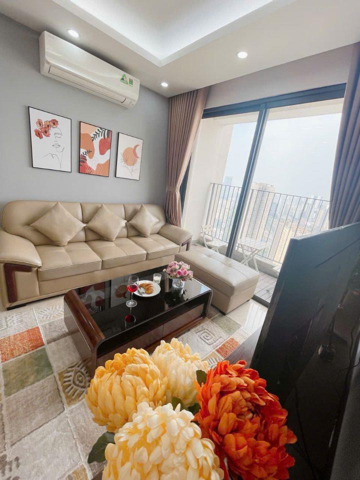 Bán gấp CH 2PN 72m2 Vinhomes D'Capitale tầng trung tòa C6, full đồ Giá 8 Tỷ TL