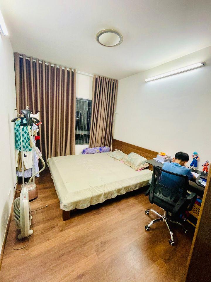 Cần bán căn 3 ngủ 132m2 tòa đẹp ở Mulberry Lane tòa E  giá 8.2 tỷ/ full đồ