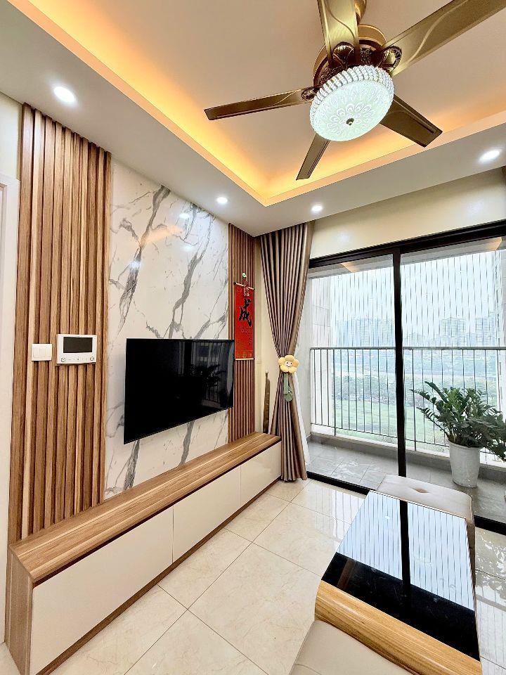 NHƯỢNG căn hộ 2 ngủ rộng 74m2 có VIEW HỒ siêu xịn tại Vinhomes D'capitale [8.x tỷ]