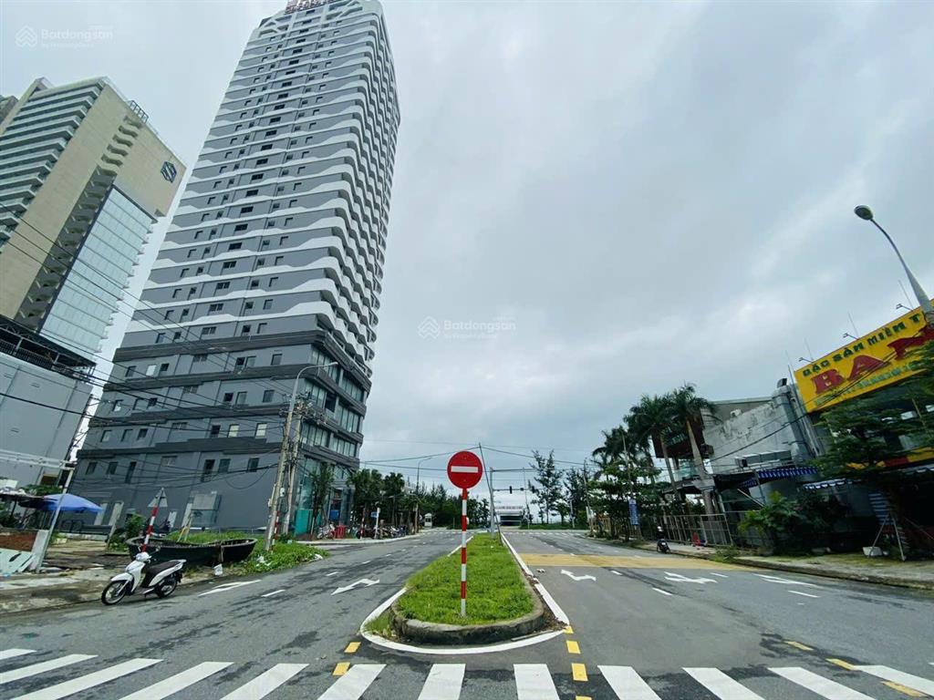Bán đất biển tặng nhà mt đường 7m5 phó đức chính gần vương thừa vũ, sơn trà, giá tốt 11,8 tỷ/100m