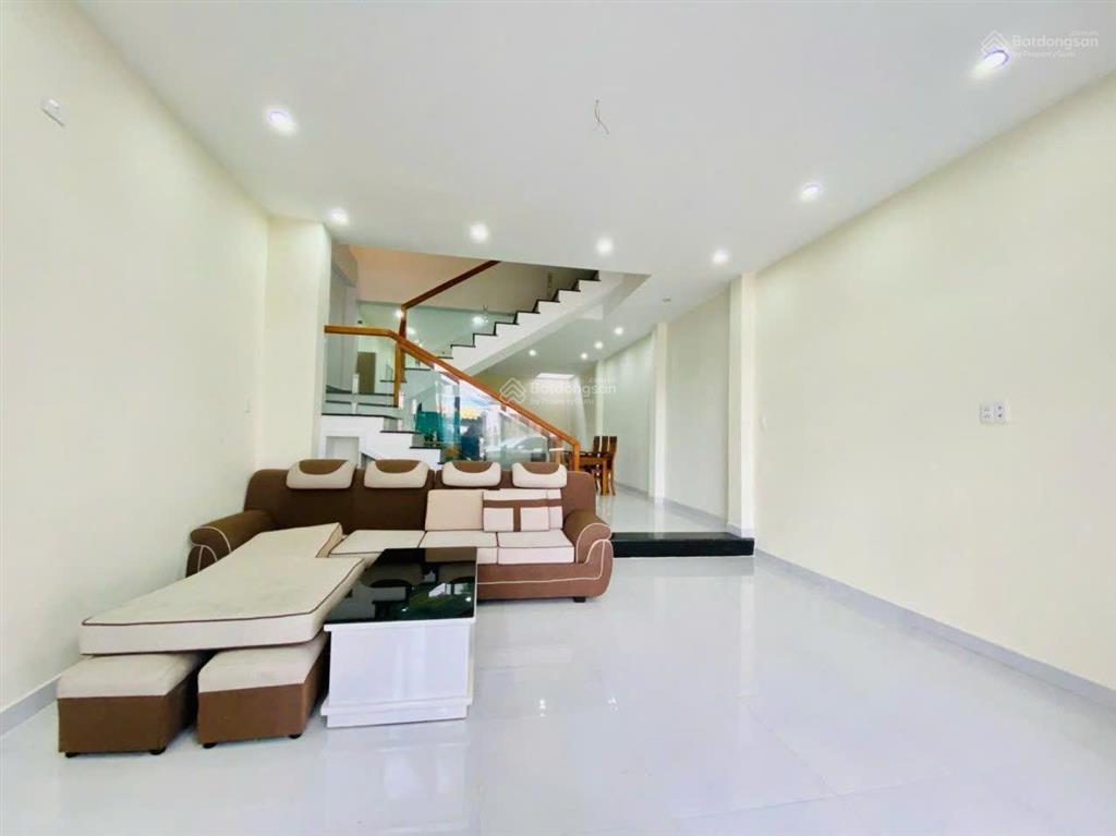 Cho thuê nhà 3,5 tầng 5pn full nt đẹp đường phan huy chú sát cầu trần thị lý, sơn trà, giá 32tr/th