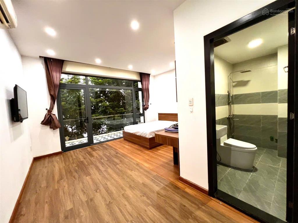 Cho thuê nhà 3,5 tầng 5pn full nt đẹp đường phan huy chú sát cầu trần thị lý, sơn trà, giá 32tr/th