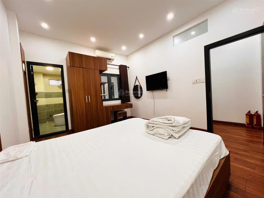 Cho thuê nhà 3,5 tầng 5pn full nt đẹp đường phan huy chú sát cầu trần thị lý, sơn trà, giá 32tr/th