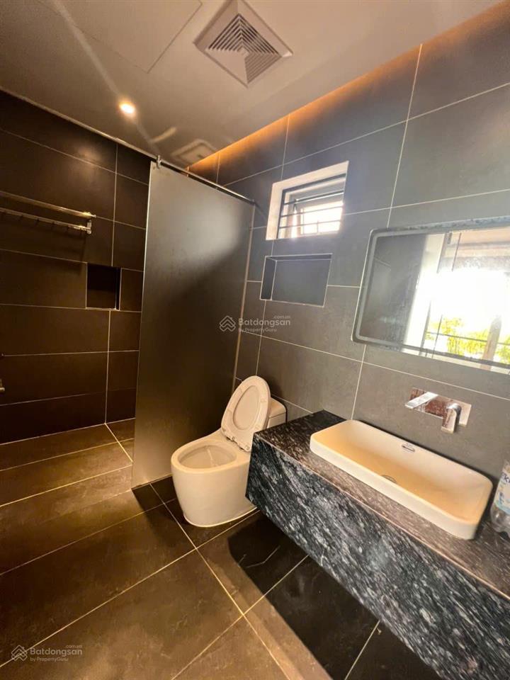Cho thuê vila sân vườn có hồ bơi 5 tầng 6pn có thang máy 200m gần biển mỹ khê, sơn trà  giá 110tr