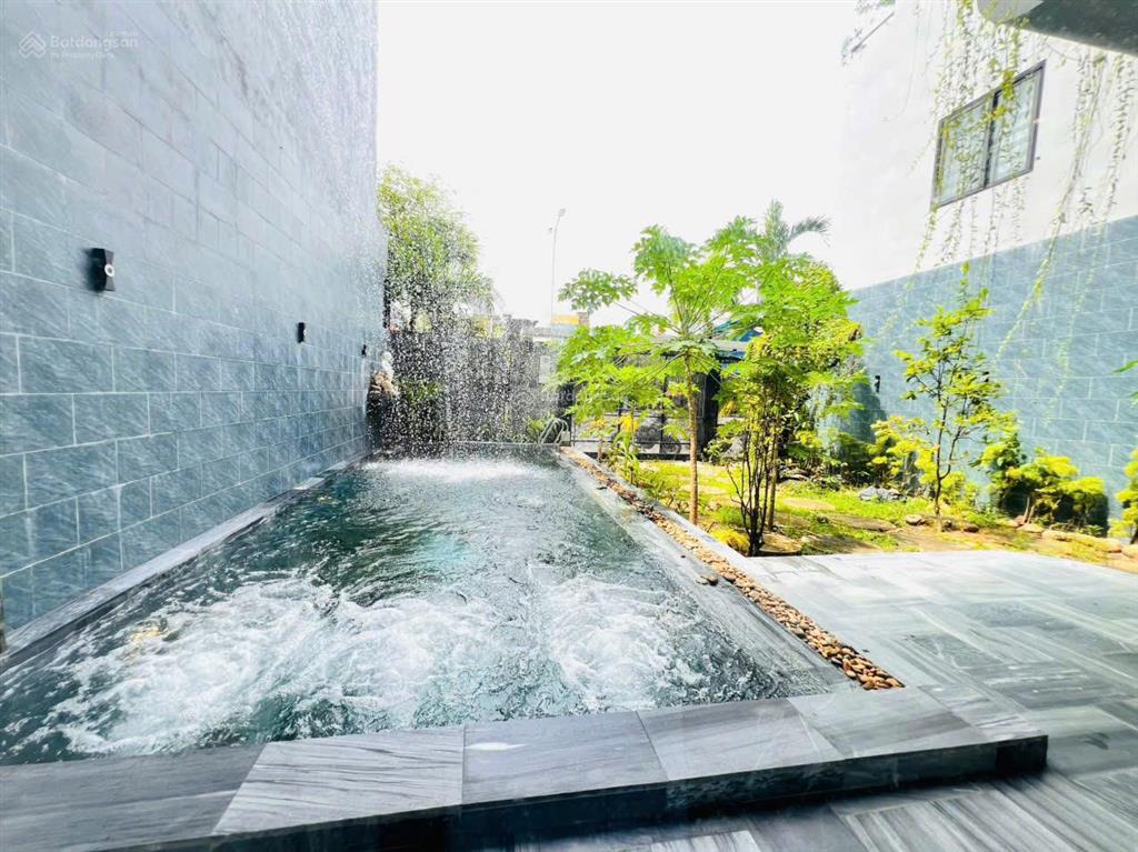 Cho thuê vila sân vườn có hồ bơi 5 tầng 6pn có thang máy 200m gần biển mỹ khê, sơn trà  giá 110tr