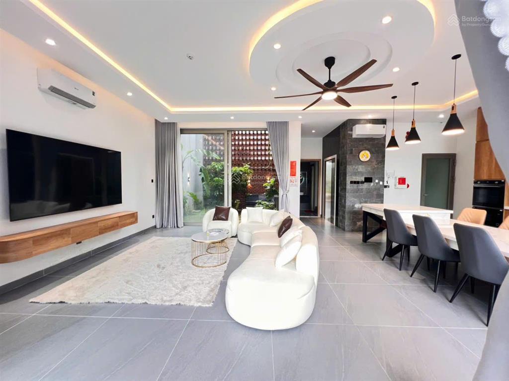 Cho thuê vila sân vườn có hồ bơi 5 tầng 6pn có thang máy 200m gần biển mỹ khê, sơn trà  giá 110tr
