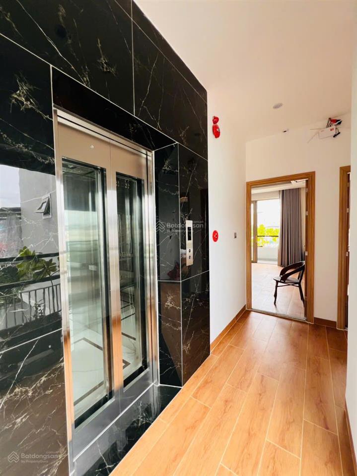 Cho thuê vila sân vườn có hồ bơi 5 tầng 6pn có thang máy 200m gần biển mỹ khê, sơn trà  giá 110tr