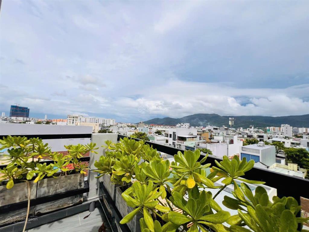 Cho thuê vila sân vườn có hồ bơi 5 tầng 6pn có thang máy 200m gần biển mỹ khê, sơn trà  giá 110tr