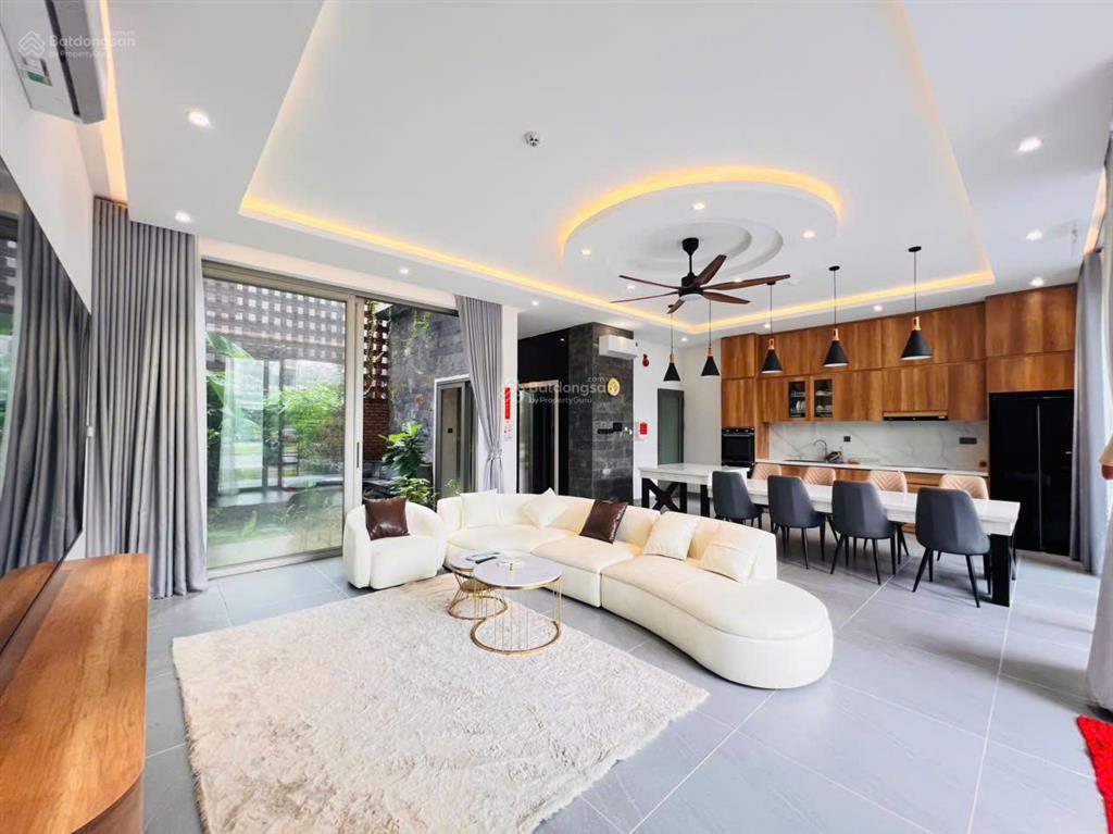 Cho thuê vila sân vườn có hồ bơi 5 tầng 6pn có thang máy 200m gần biển mỹ khê, sơn trà  giá 110tr