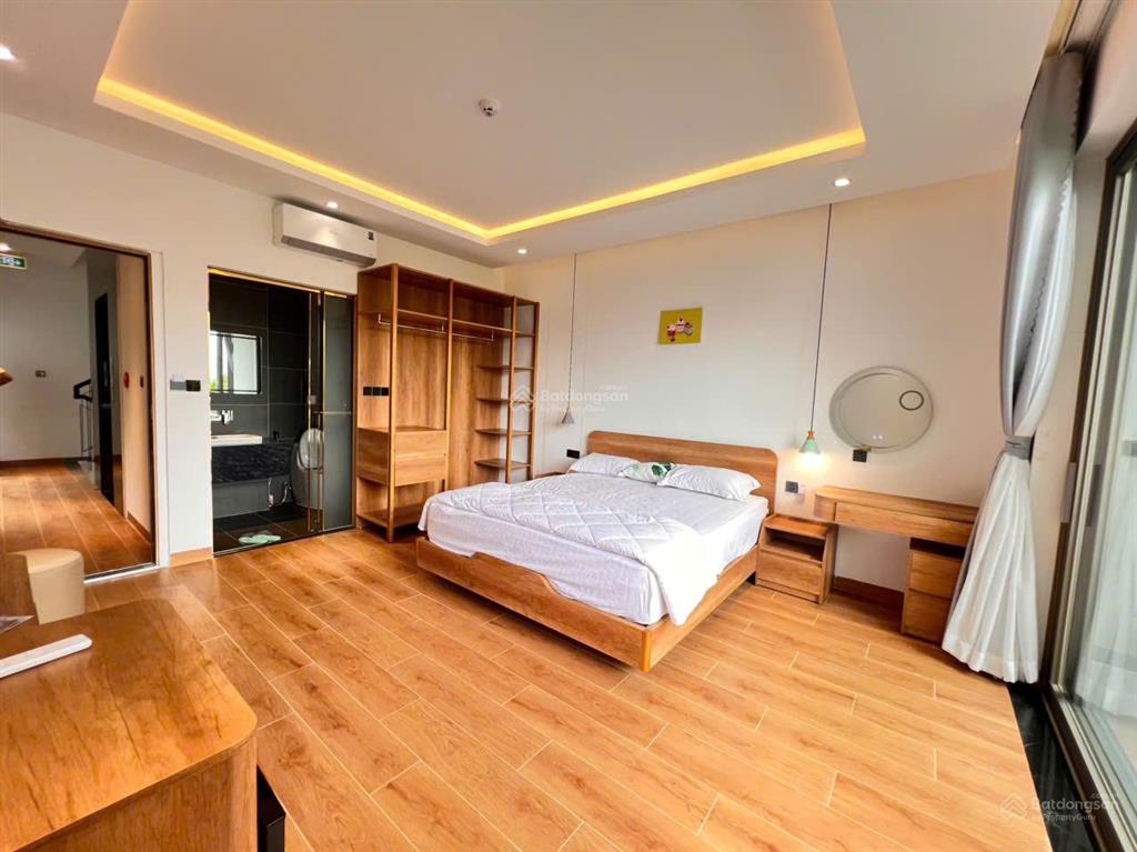 Cho thuê vila sân vườn có hồ bơi 5 tầng 6pn có thang máy 200m gần biển mỹ khê, sơn trà  giá 110tr