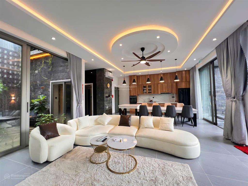 Cho thuê vila sân vườn có hồ bơi 5 tầng 6pn có thang máy 200m gần biển mỹ khê, sơn trà  giá 110tr