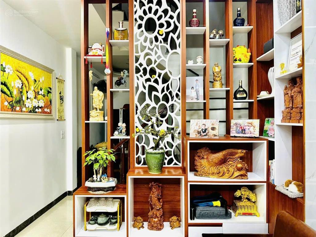 Chính chủ bán nhà 3 tâng kiên cố kỉén trúc hiện đại s 35m2.