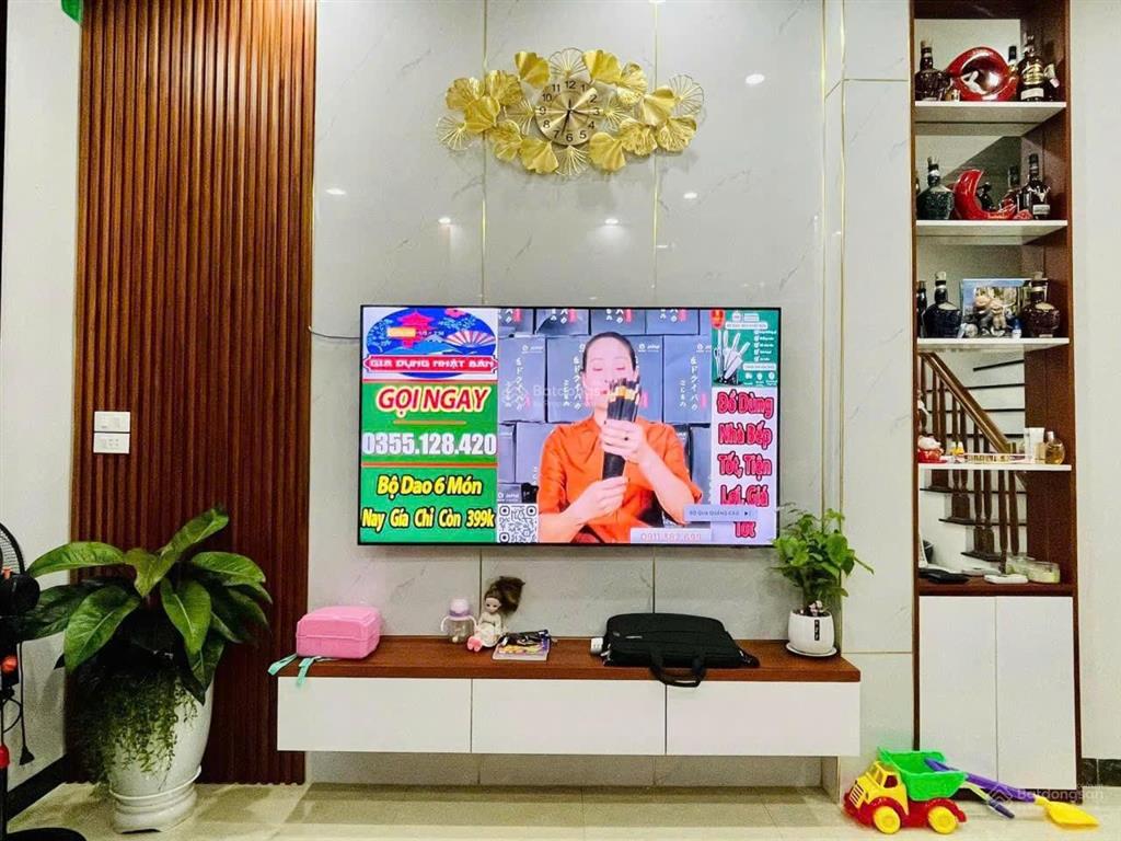 Chính chủ bán nhà 3 tâng kiên cố kỉén trúc hiện đại s 35m2.