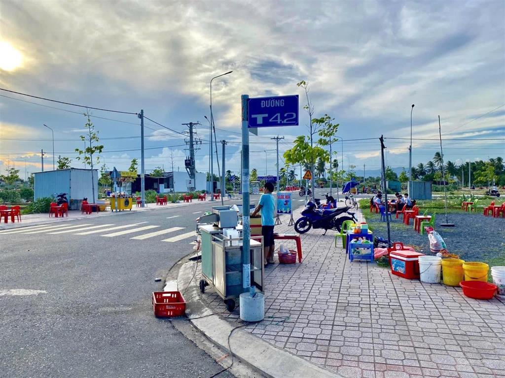 Bán nhanh lô trục t1 giá tốt để ở hoặc kinh doanh khu 15ha phan rí cửa