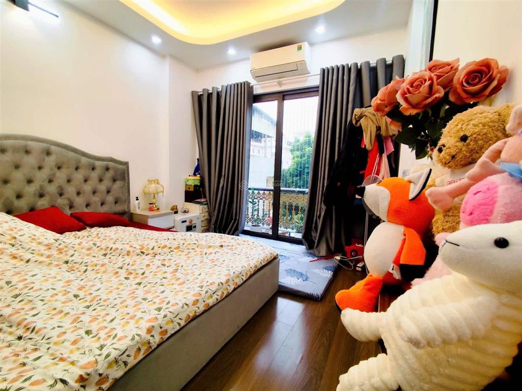 Bán nhà 5 tầng 50m2 phân lô phố duy tân 25,5 tỷ, ô tô kinh doanh văn phòng.