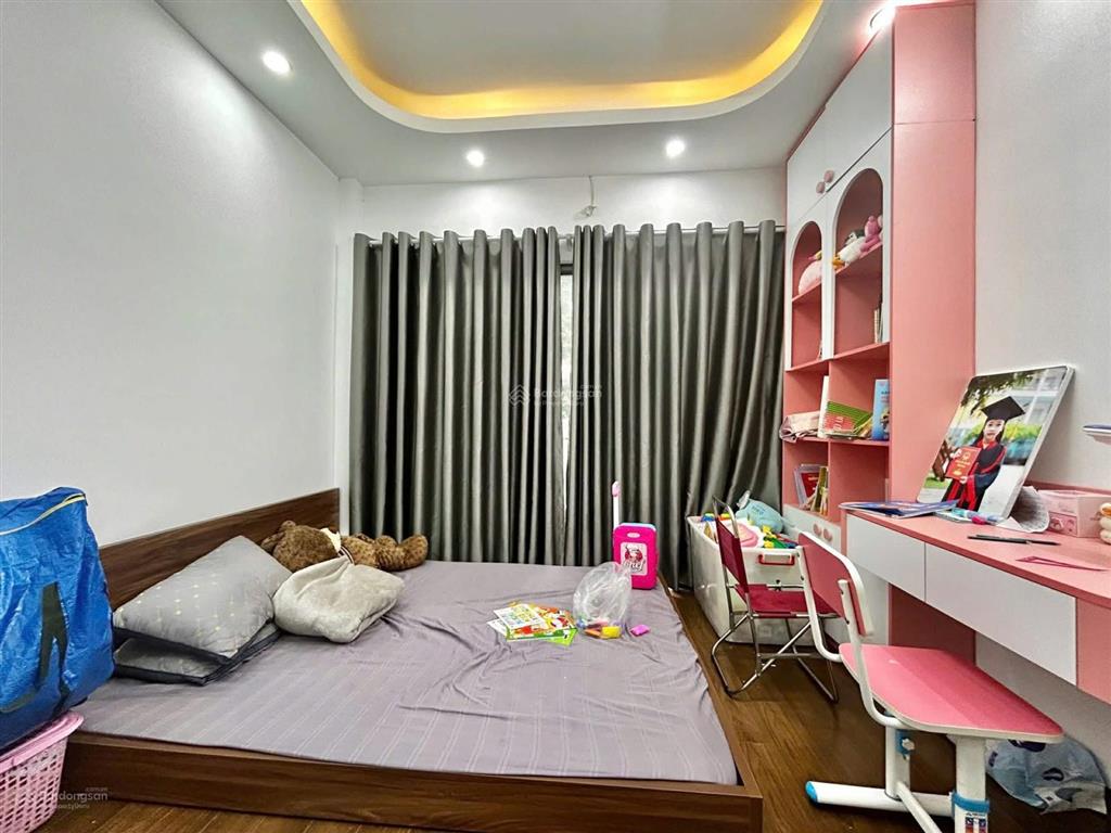Bán nhà 5 tầng 50m2 phân lô phố duy tân 25,5 tỷ, ô tô kinh doanh văn phòng.