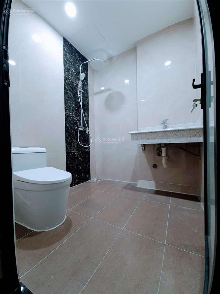Ô tô lùi tận cửa tòa nhà chdv 18 phòng studio 80m2 7 tầng phố khương đình. doanh thu 100tr/th