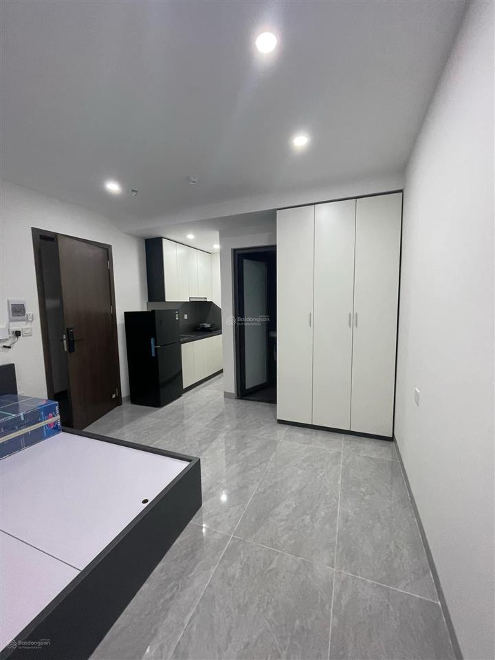 Ô tô lùi tận cửa tòa nhà chdv 18 phòng studio 80m2 7 tầng phố khương đình. doanh thu 100tr/th