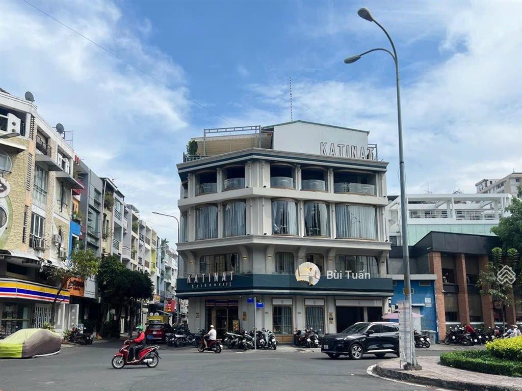 1 căn duy nhất. mt trường chinh q.tân bình dt 10x22m cn 220m2 kc nhà 3 tầng giá chỉ 168tr/1m2