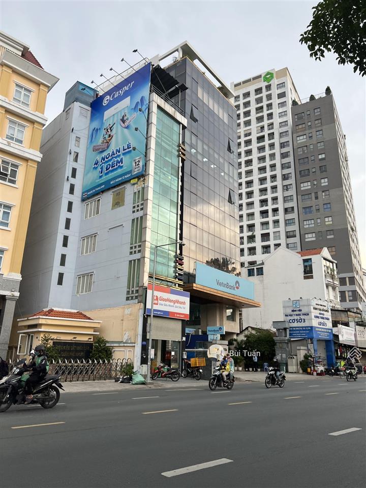 Bán nhà 2 mt đường trường sơn q. tân bình. diện tích đẹp 8.6x22m giá chỉ có 40 tỷ