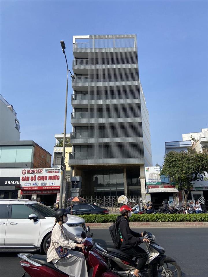 Bán nhà 2 mt đường trường sơn q. tân bình. diện tích đẹp 8.6x22m giá chỉ có 40 tỷ