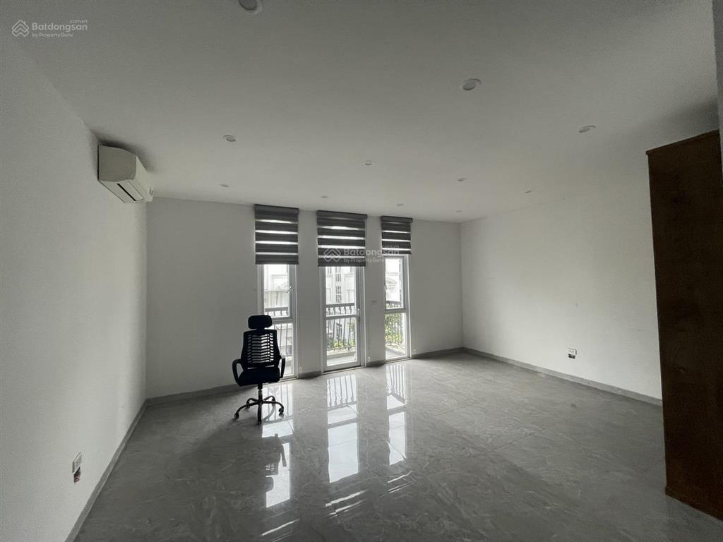Cho thuê liền kề louis city đại mỗ 5 tầng có thang máy,90m2,kinh doanh  làm vp cực đỉnh giá 38tr