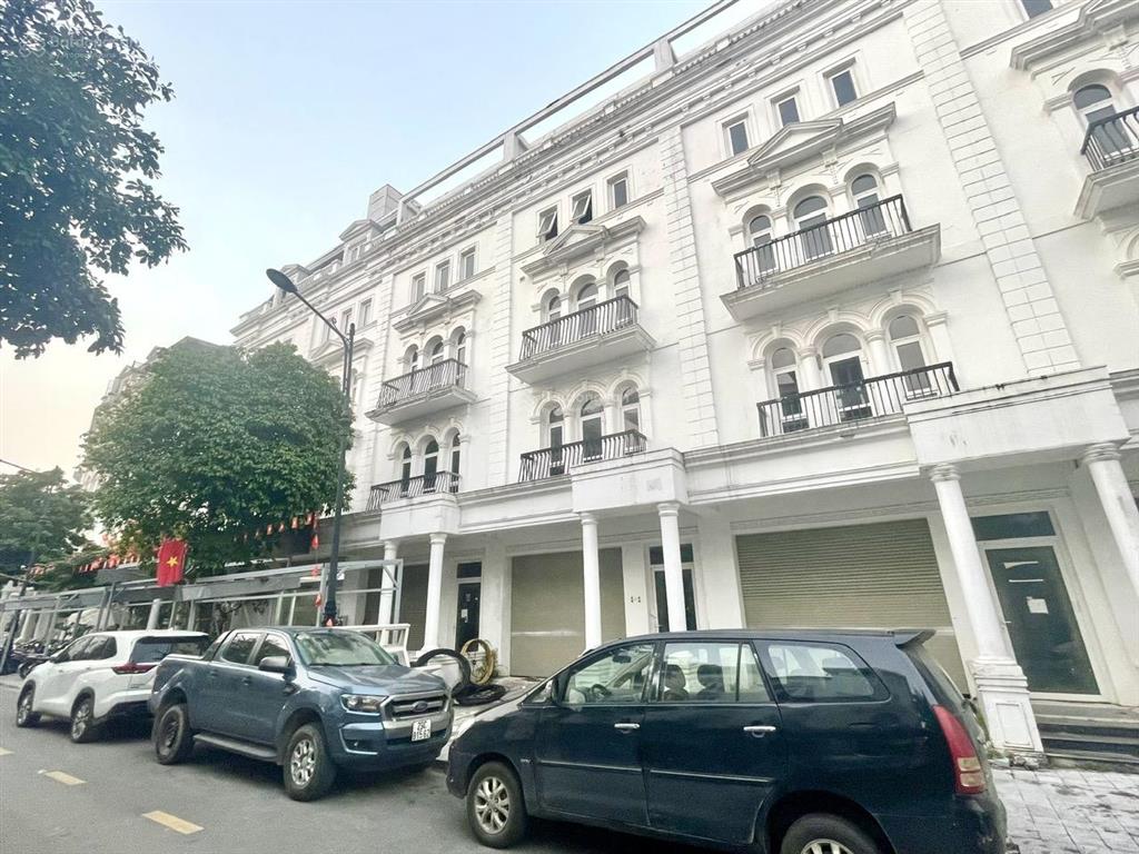 Cho thuê liền kề louis city đại mỗ 5 tầng có thang máy,90m2,kinh doanh  làm vp cực đỉnh giá 38tr