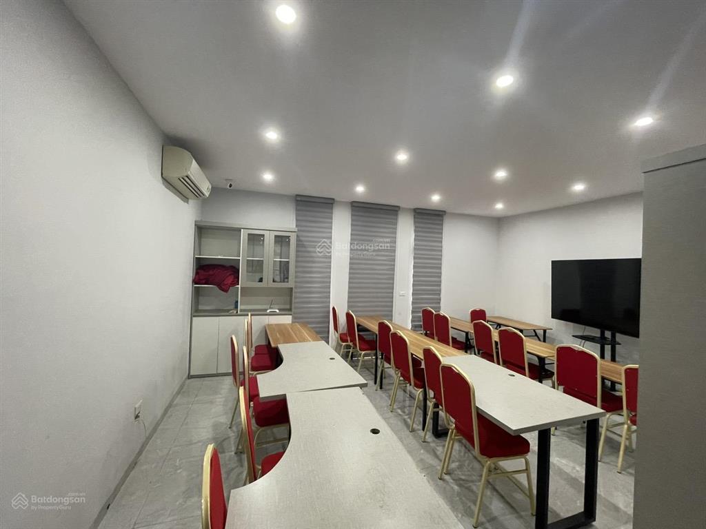 Cho thuê liền kề louis city đại mỗ 5 tầng có thang máy,90m2,kinh doanh  làm vp cực đỉnh giá 38tr