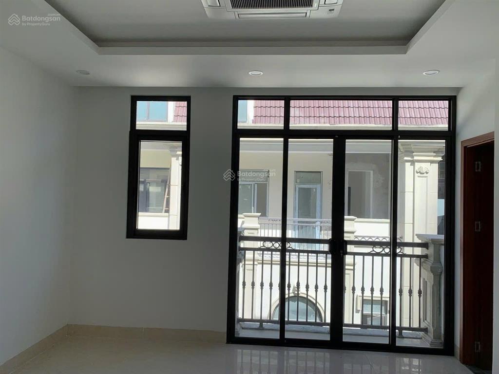 Cho thuê liền kề louis city đại mỗ 5 tầng có thang máy,90m2,kinh doanh  làm vp cực đỉnh giá 38tr