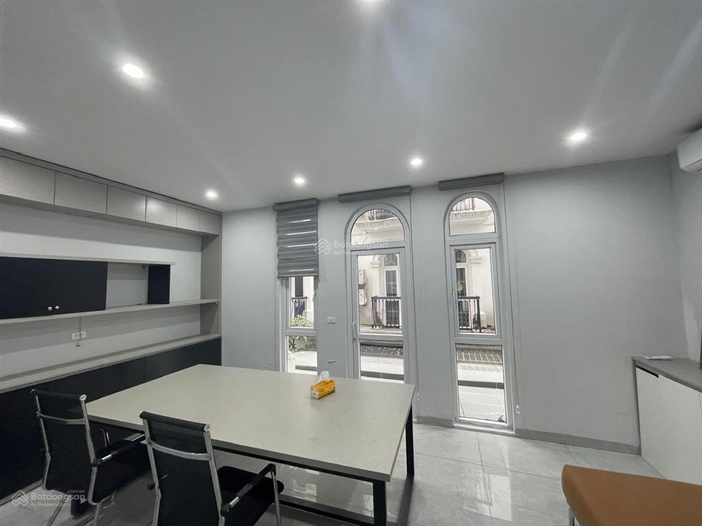 Cho thuê liền kề louis city đại mỗ 5 tầng có thang máy,90m2,kinh doanh  làm vp cực đỉnh giá 38tr