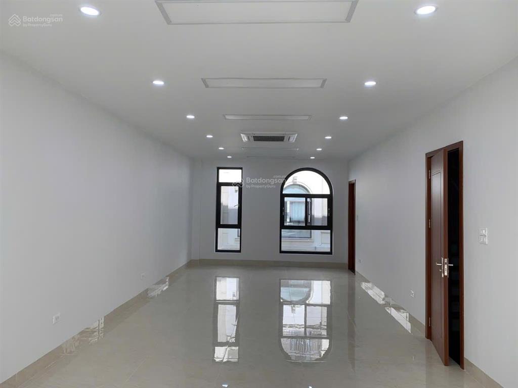 Cho thuê liền kề louis city đại mỗ 5 tầng có thang máy,90m2,kinh doanh  làm vp cực đỉnh giá 38tr