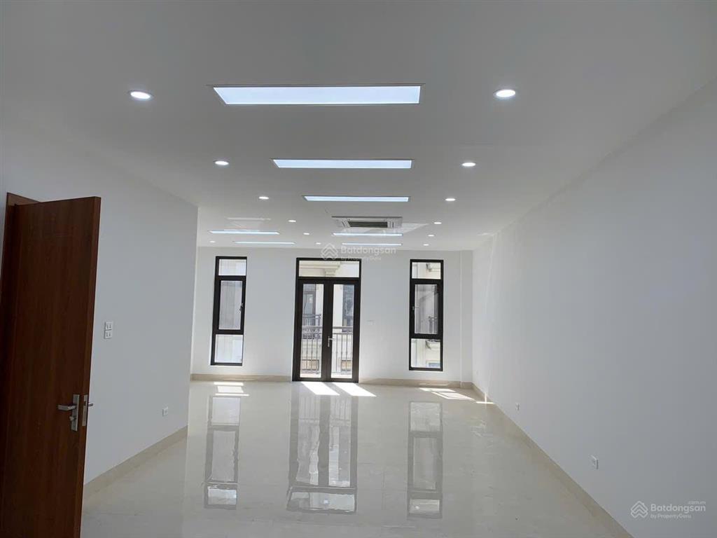 Cho thuê liền kề louis city đại mỗ 5 tầng có thang máy,90m2,kinh doanh  làm vp cực đỉnh giá 38tr