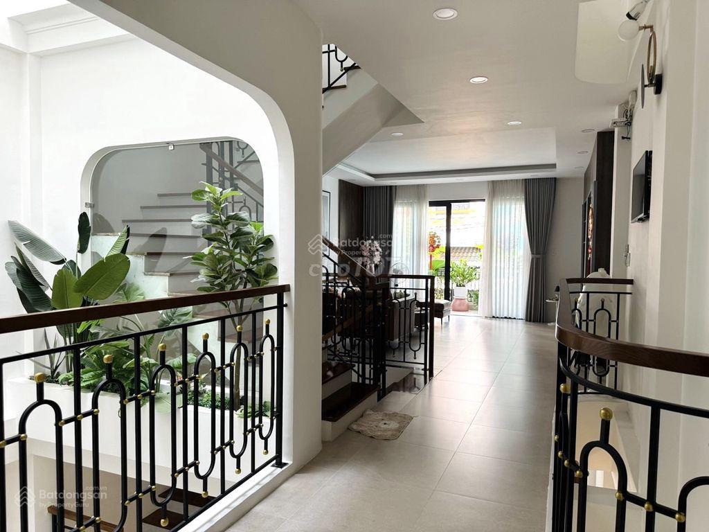 Ngay sát quận 1  hxh 6m võ thị sáu, trung tâm q3  5,2x14m, kcx 5 tầng, chỉ 18,5 tỷ 0925 049 ***