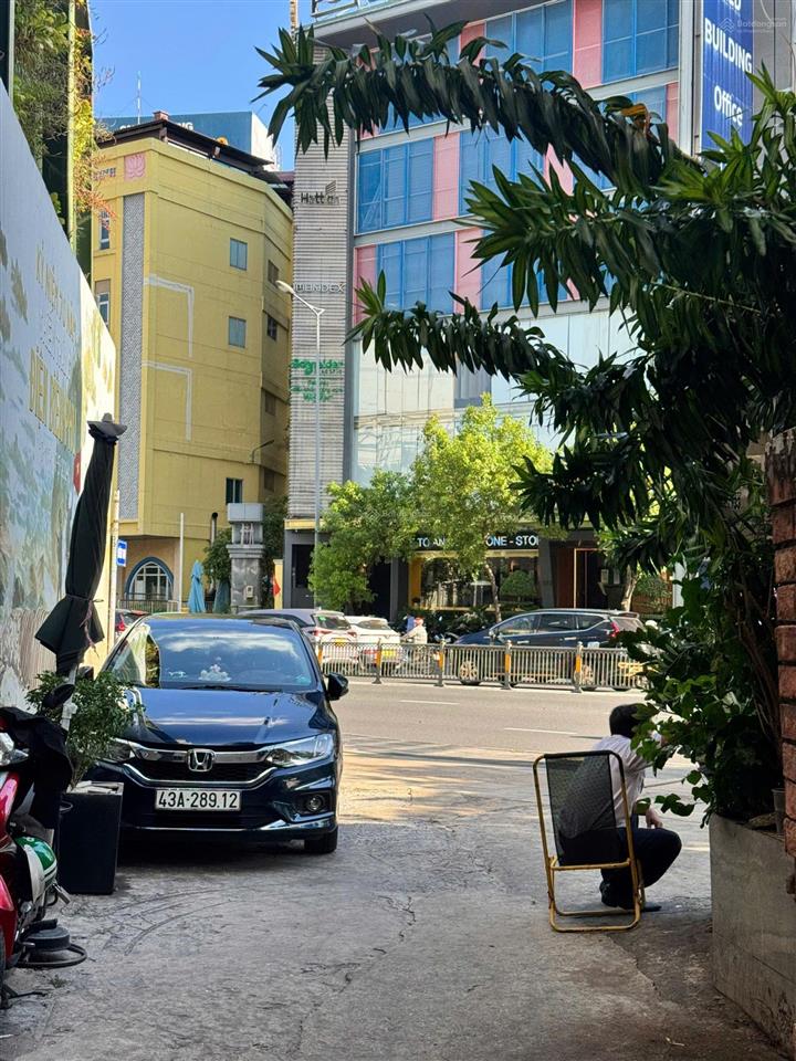 Siêu tốt  ngang to 6,5m! cách mt nguyễn văn trỗi chỉ 20m, (6,5x11m), 4 tầng chỉ 15 tỷ 0925 049 ***