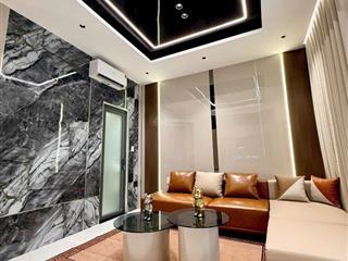 Phong cách luxury sang trọng! hxh huỳnh văn bánh, pn  4,5x15m, 4 tầng thang máy. giá 18,5 tỷ