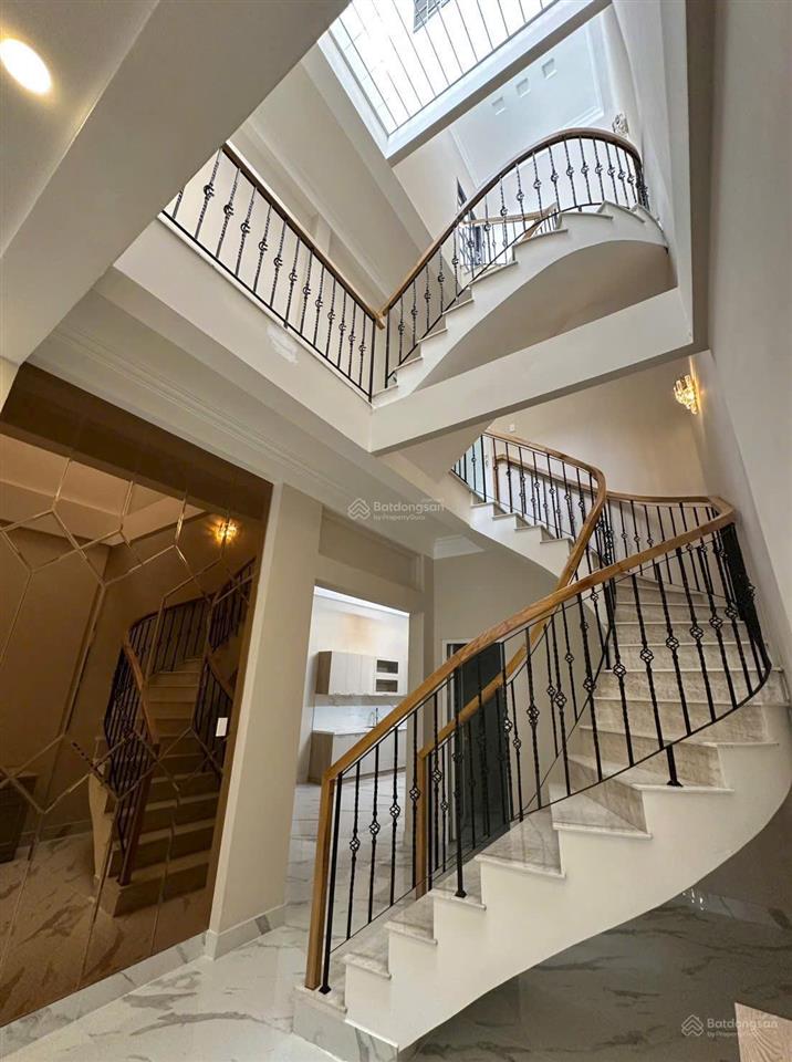 Ngang to 6,5m! cách mặt tiền chỉ 30m khu trần quốc thảo q3  6,5x15m, 4 tầng. chỉ 19 tỷ 0925 049 ***